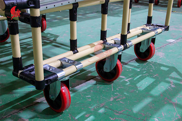 Doanh Nghiệp Nên Lựa Chọn Xe Đẩy Hàng Ống Thép Bọc Nhựa Sukavina?